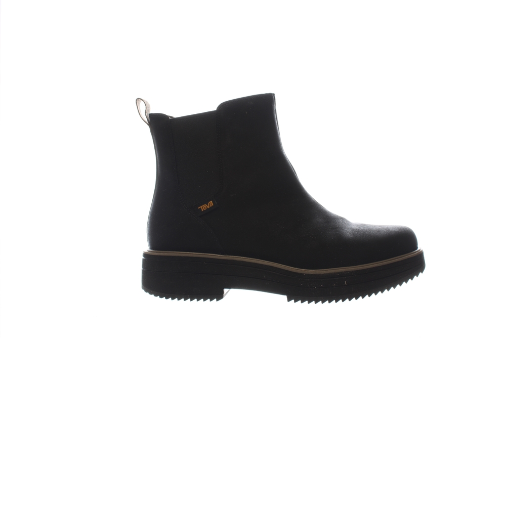 Black Women's Chelsea Boot with Lug Sole